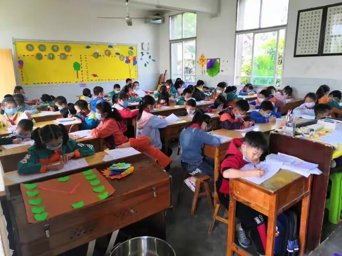 ����С����300������