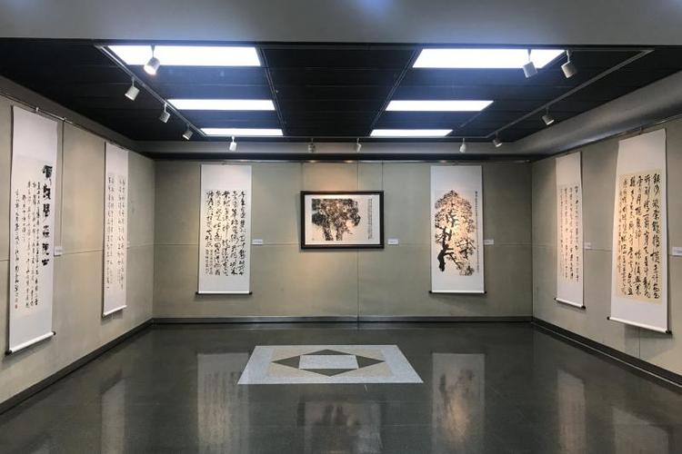 赞美祖国的段落100字【精选40句】 赞美祖国的段落100字【精选40句】