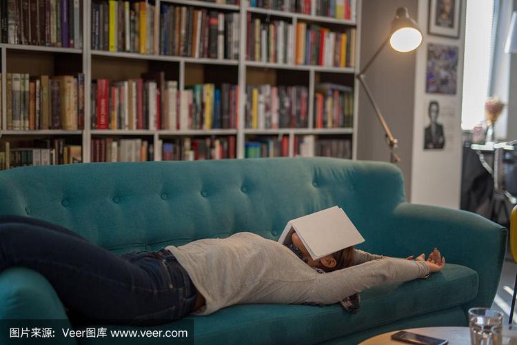 三星首款三折叠手机发布售价超17000元 年内将在中国上市 三星首款三折叠手机发布售价超17000元 年内将在中国上市