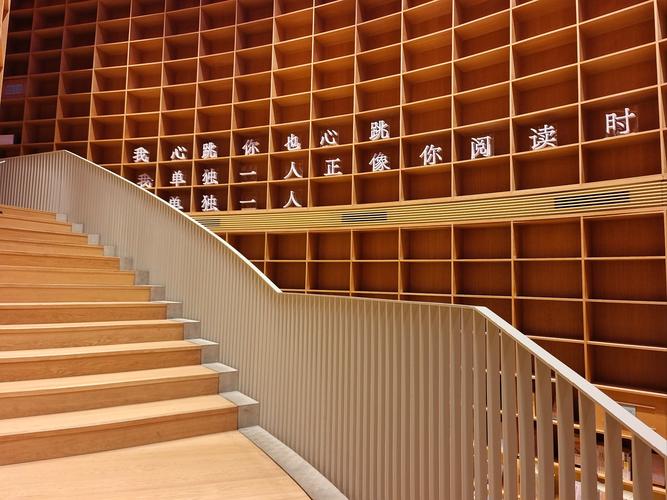 小花猫三年级作文300字 小花猫三年级作文300字