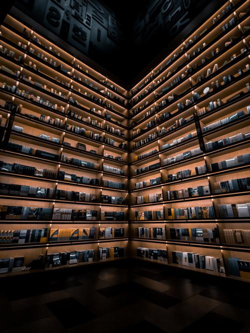 19岁小伙为救跳河女友溺亡 家人称他不会游泳 19岁小伙为救跳河女友溺亡 家人称他不会游泳