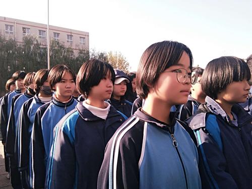 属鸡的贵人是谁 属鸡的贵人是谁